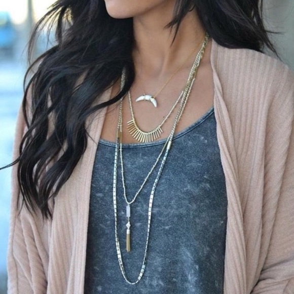 Stella & Dot {retired} Arc Necklace (white + gold) - Picture 3 of 8